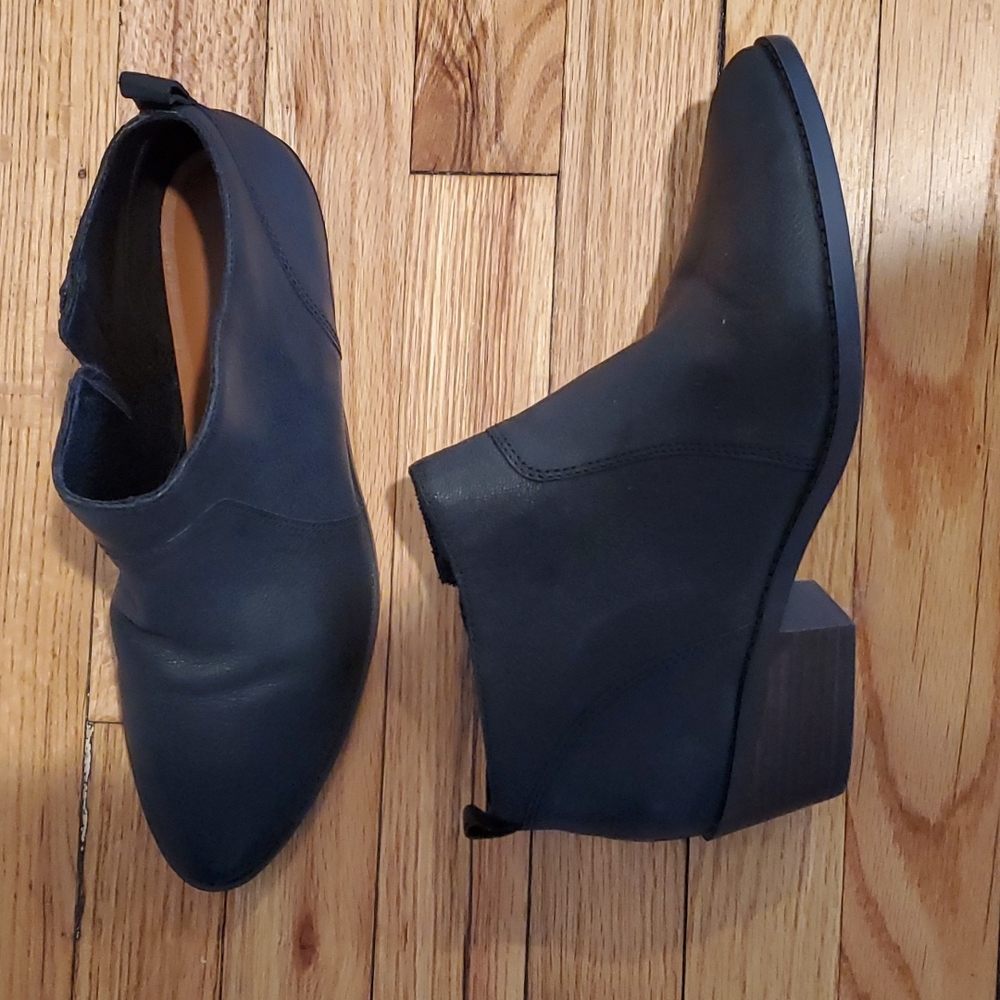 Lucky Brand, Size 9.5, Black Leather Boots, Lightly Worn, No odor
